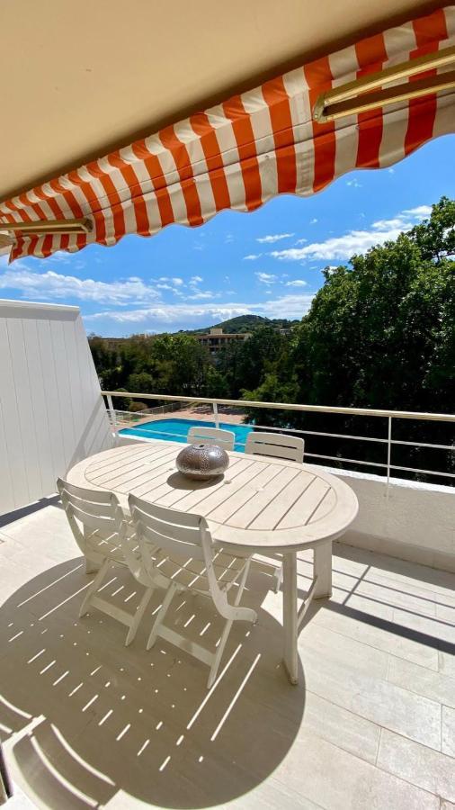 Charming Studio With Pool In Saint Tropez Appartement Buitenkant foto