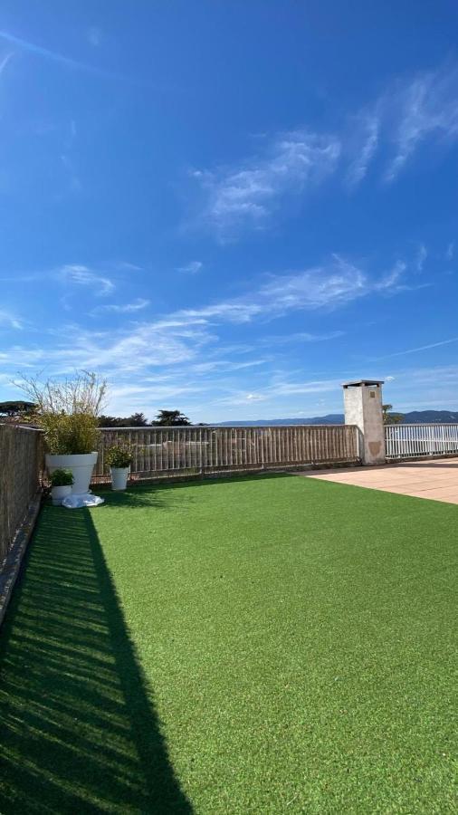 Charming Studio With Pool In Saint Tropez Appartement Buitenkant foto
