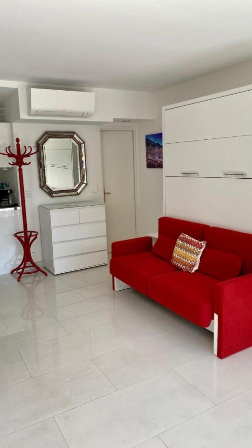 Charming Studio With Pool In Saint Tropez Appartement Buitenkant foto