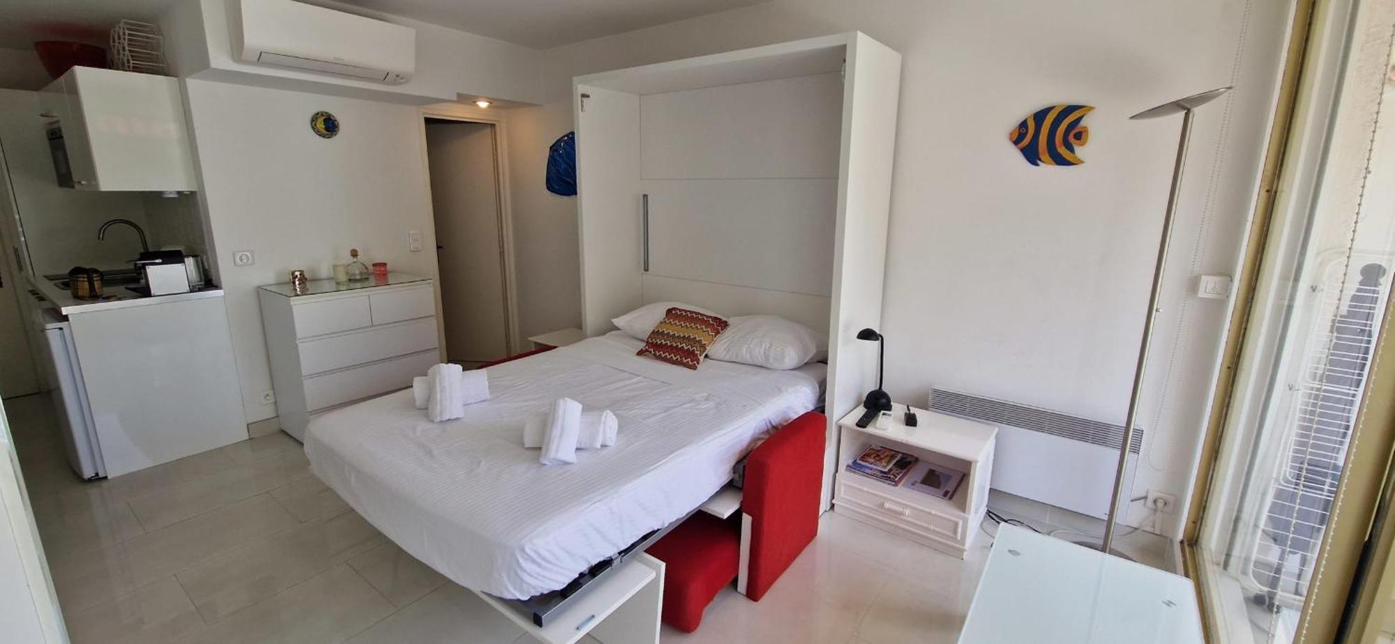 Charming Studio With Pool In Saint Tropez Appartement Buitenkant foto